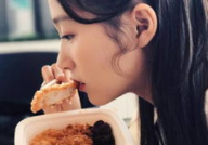 娱乐吃瓜酱蓝莓视频,娱乐吃瓜酱带你揭秘娱乐圈幕后故事